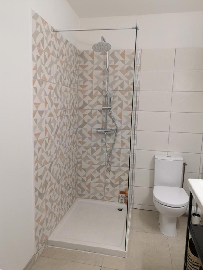 Appartement Cosy Vue Mer A 50 M De La Plage - Refait A Neuf Et Climatise Le Pradet Kültér fotó
