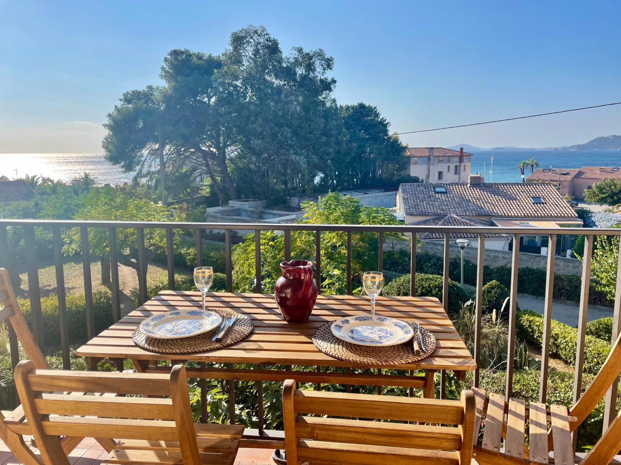 Appartement Cosy Vue Mer A 50 M De La Plage - Refait A Neuf Et Climatise Le Pradet Kültér fotó