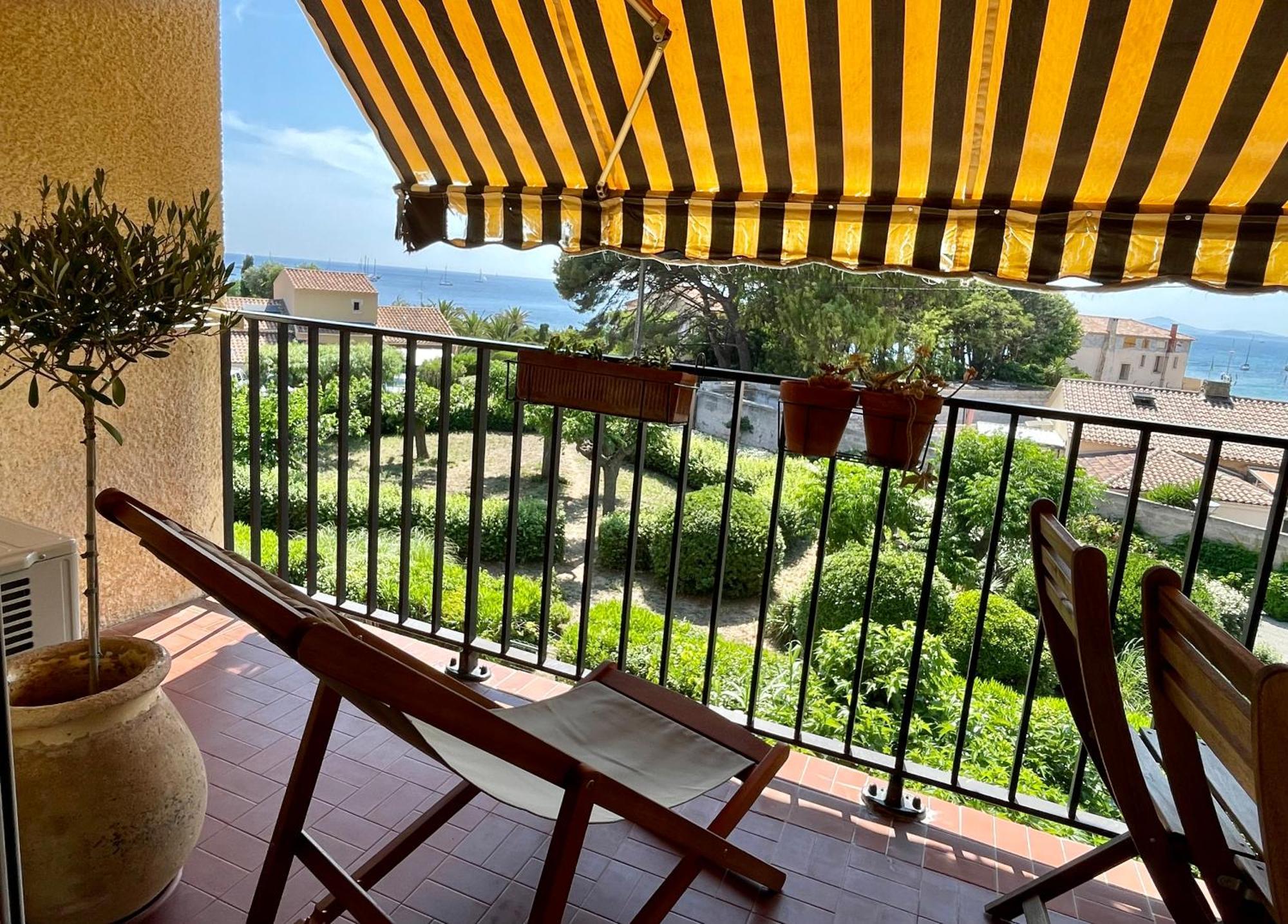 Appartement Cosy Vue Mer A 50 M De La Plage - Refait A Neuf Et Climatise Le Pradet Kültér fotó