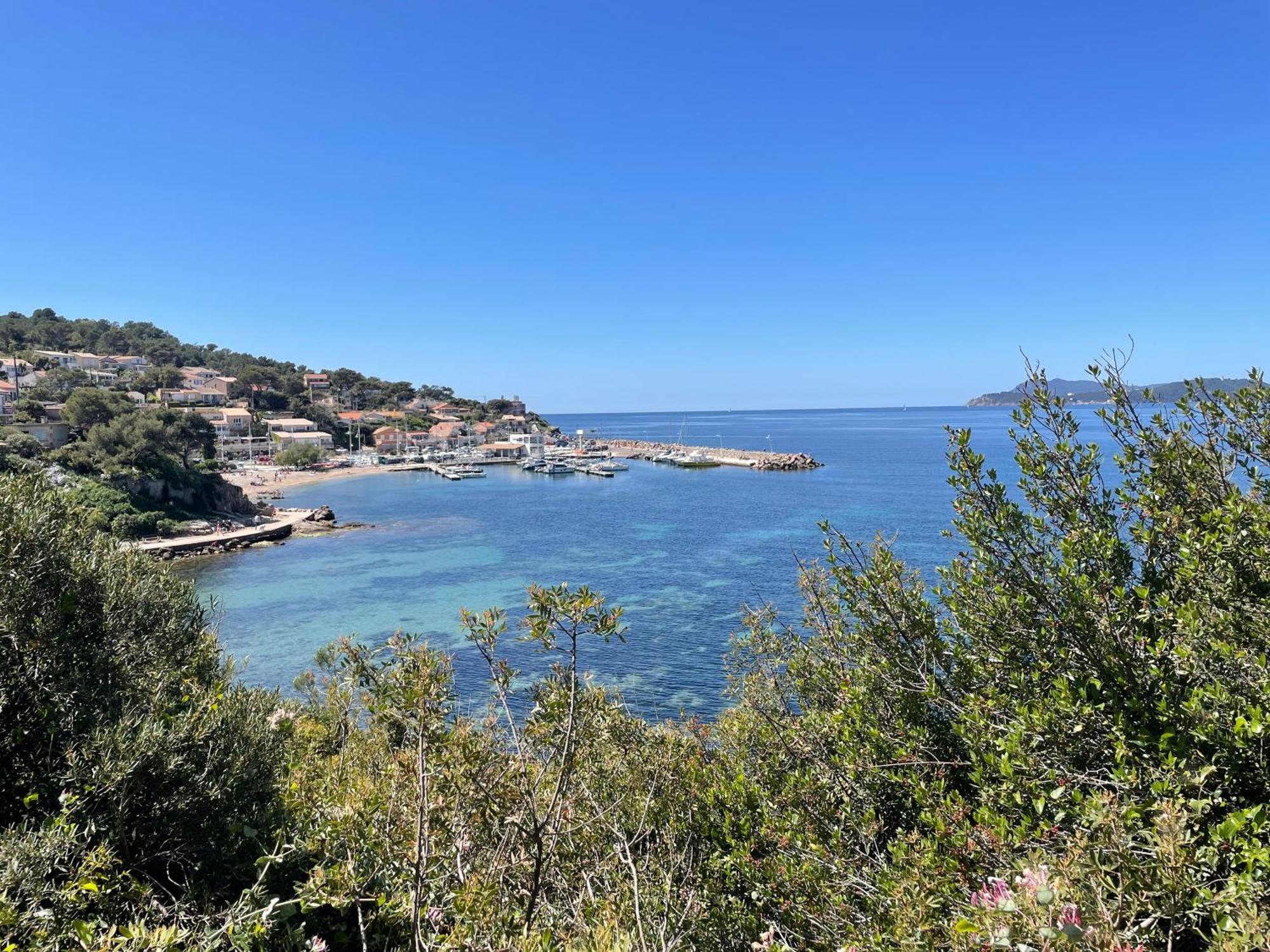 Appartement Cosy Vue Mer A 50 M De La Plage - Refait A Neuf Et Climatise Le Pradet Kültér fotó